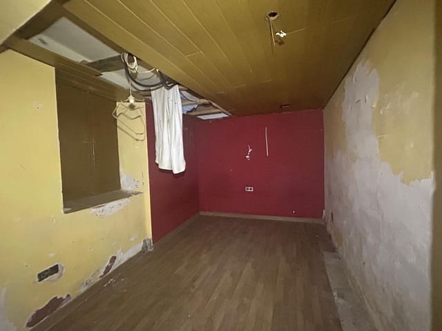 Piso de 3 habitaciones en Gironella en venta - 42.000 € (Ref: 9908477)
