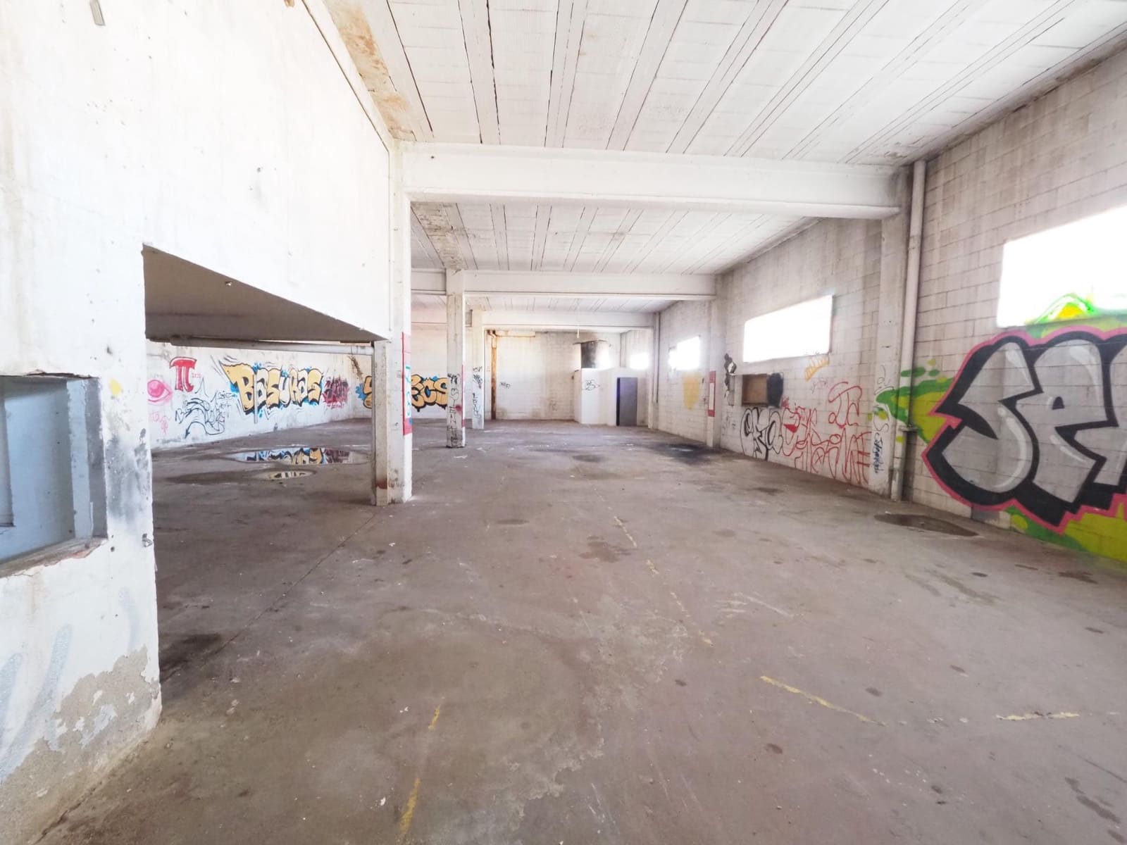Business for sale in Terrassa - € 295,000 (Ref: 9908480)