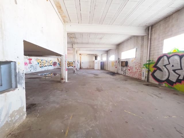 Business for sale in Terrassa - € 295,000 (Ref: 9908480)