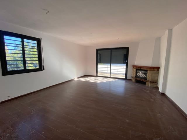 4 chambre Villa/Maison Semi-Mitoyenne à vendre à Vilanova i la Geltrú avec piscine garage - 350 000 € (Ref: 9908483)
