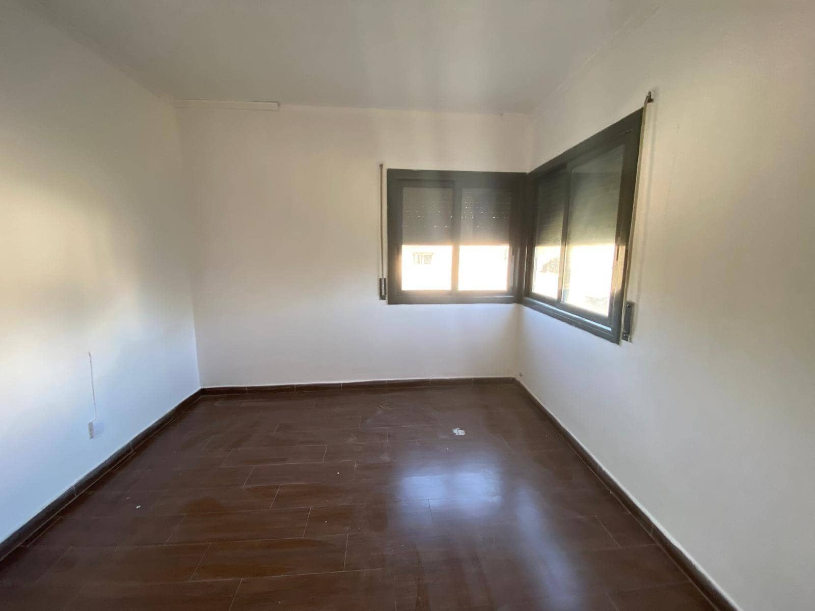 4 chambre Villa/Maison Semi-Mitoyenne à vendre à Vilanova i la Geltru avec piscine garage - 350 000 € (Ref: 9908483)