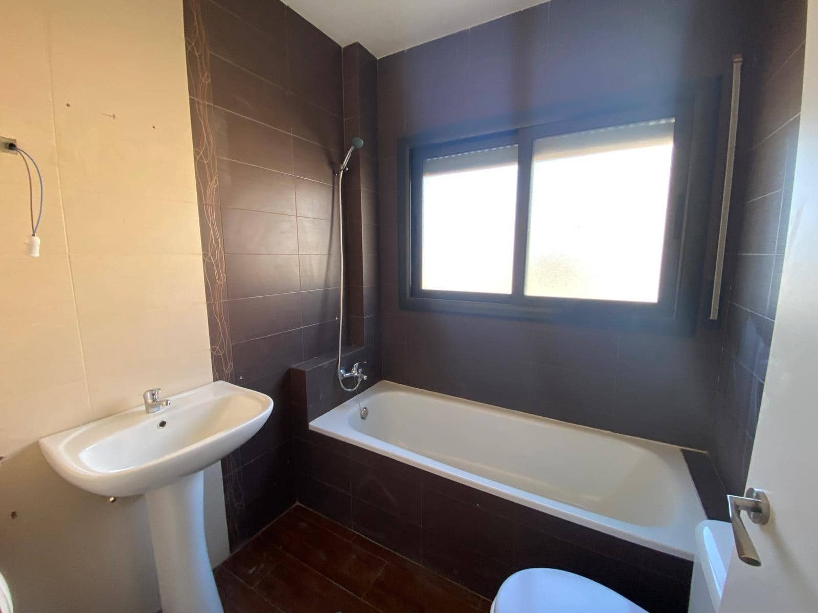 4 chambre Villa/Maison Semi-Mitoyenne à vendre à Vilanova i la Geltru avec piscine garage - 350 000 € (Ref: 9908483)