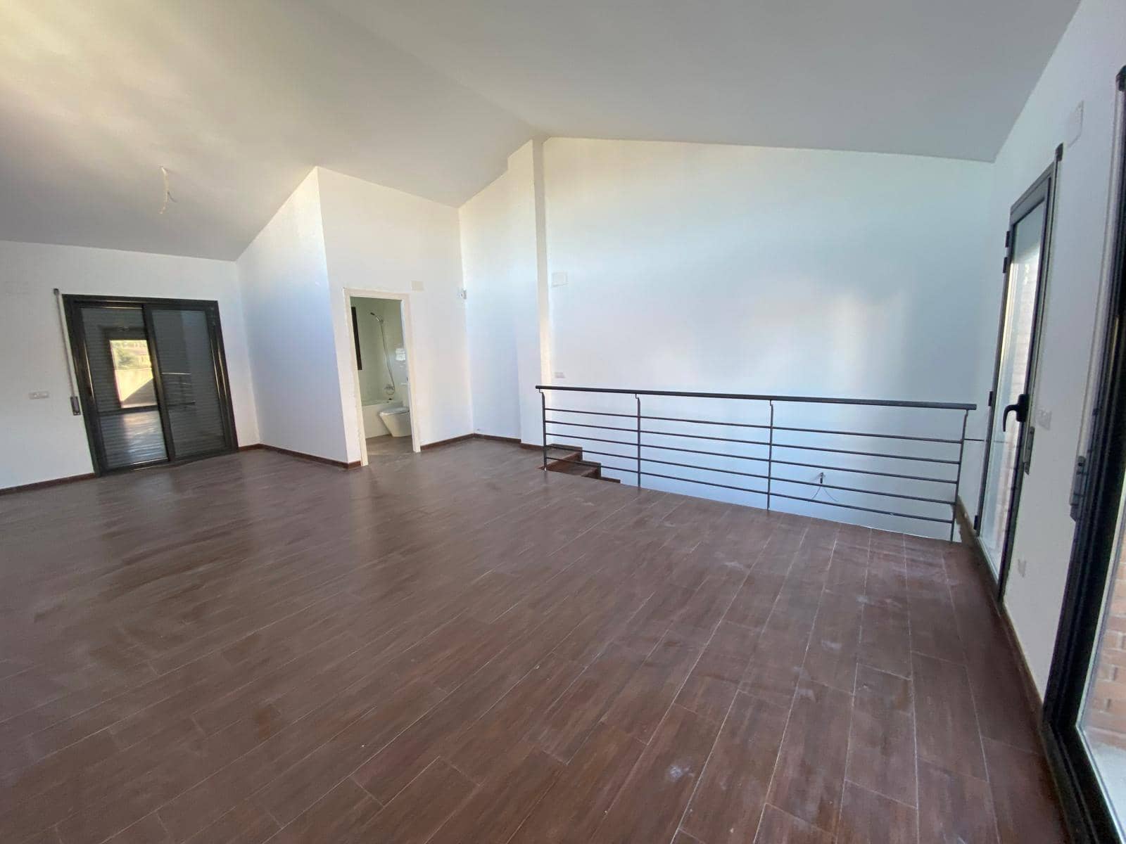 4 chambre Villa/Maison Semi-Mitoyenne à vendre à Vilanova i la Geltru avec piscine garage - 350 000 € (Ref: 9908483)