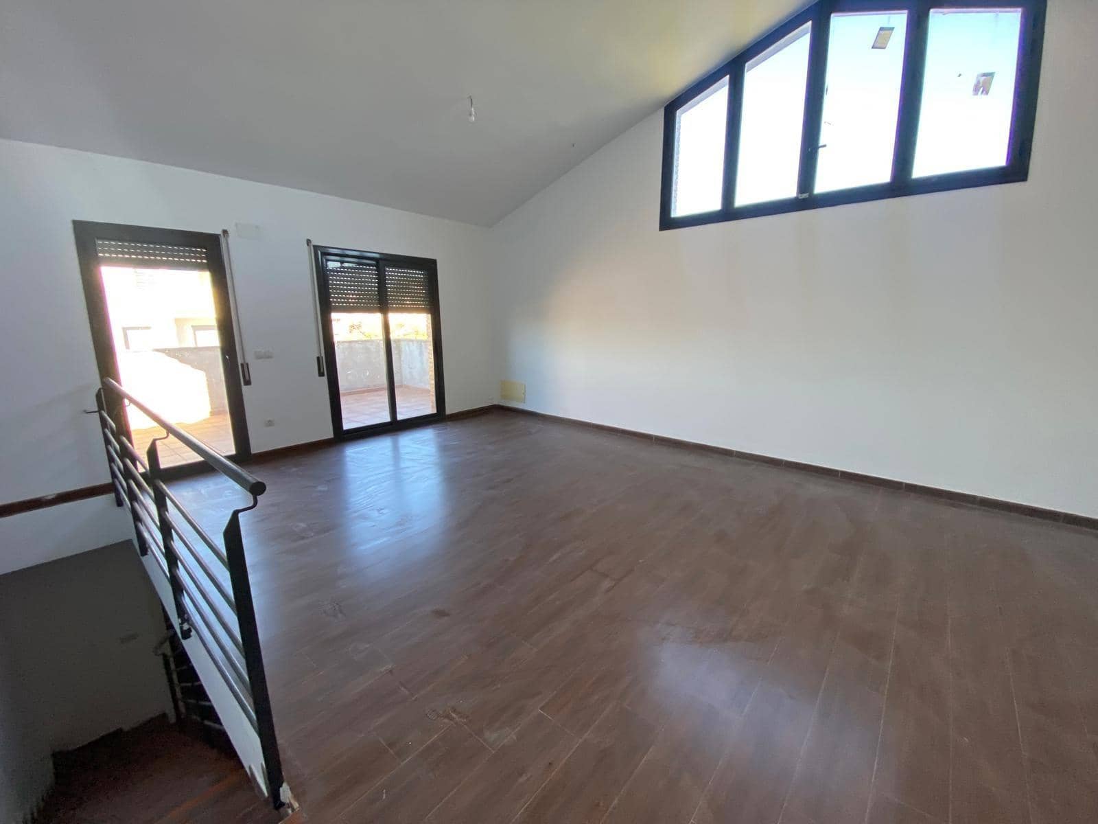 4 chambre Villa/Maison Semi-Mitoyenne à vendre à Vilanova i la Geltru avec piscine garage - 350 000 € (Ref: 9908483)
