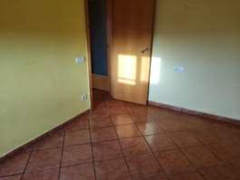 Piso de 2 habitaciones en Terrassa en venta - 91.700 € (Ref: 9908486)