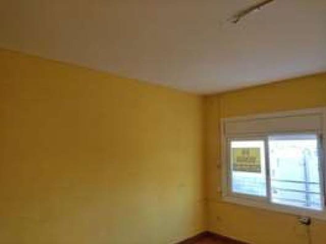 2 soveværelse Lejlighed til salg i Terrassa - € 91.700 (Ref: 9908486)