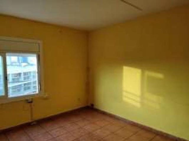 2 soveværelse Lejlighed til salg i Terrassa - € 91.700 (Ref: 9908486)