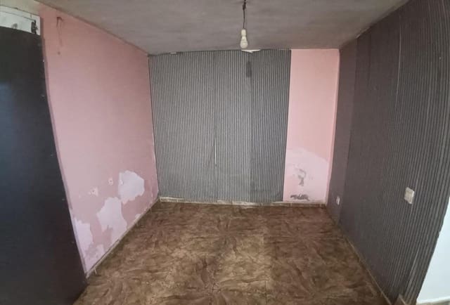3 soverom Leilighet til salgs i Terrassa - € 130 000 (Ref: 9908490)