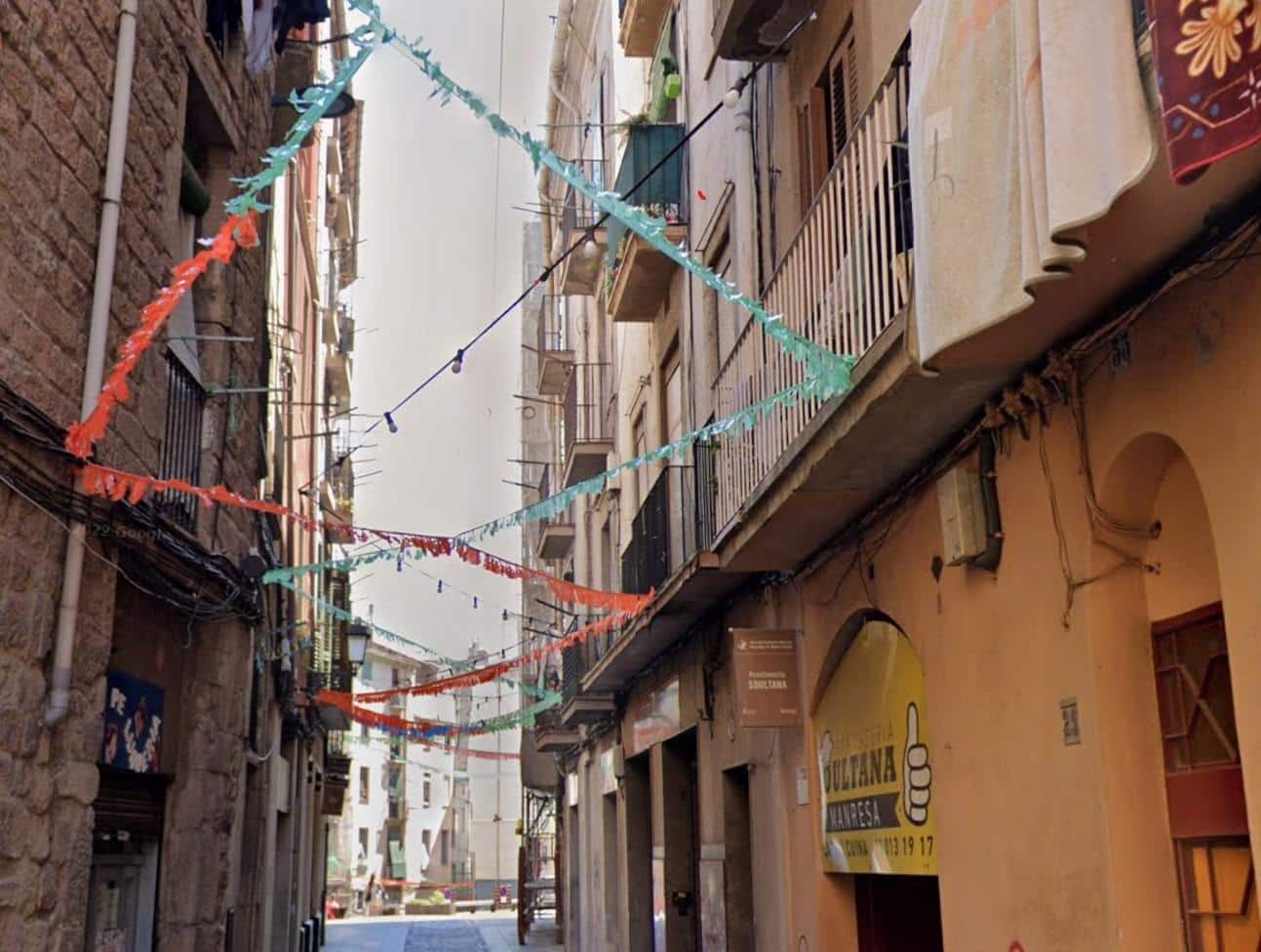 Piso de 2 habitaciones en Manresa en venta - 74.900 € (Ref: 9908496)