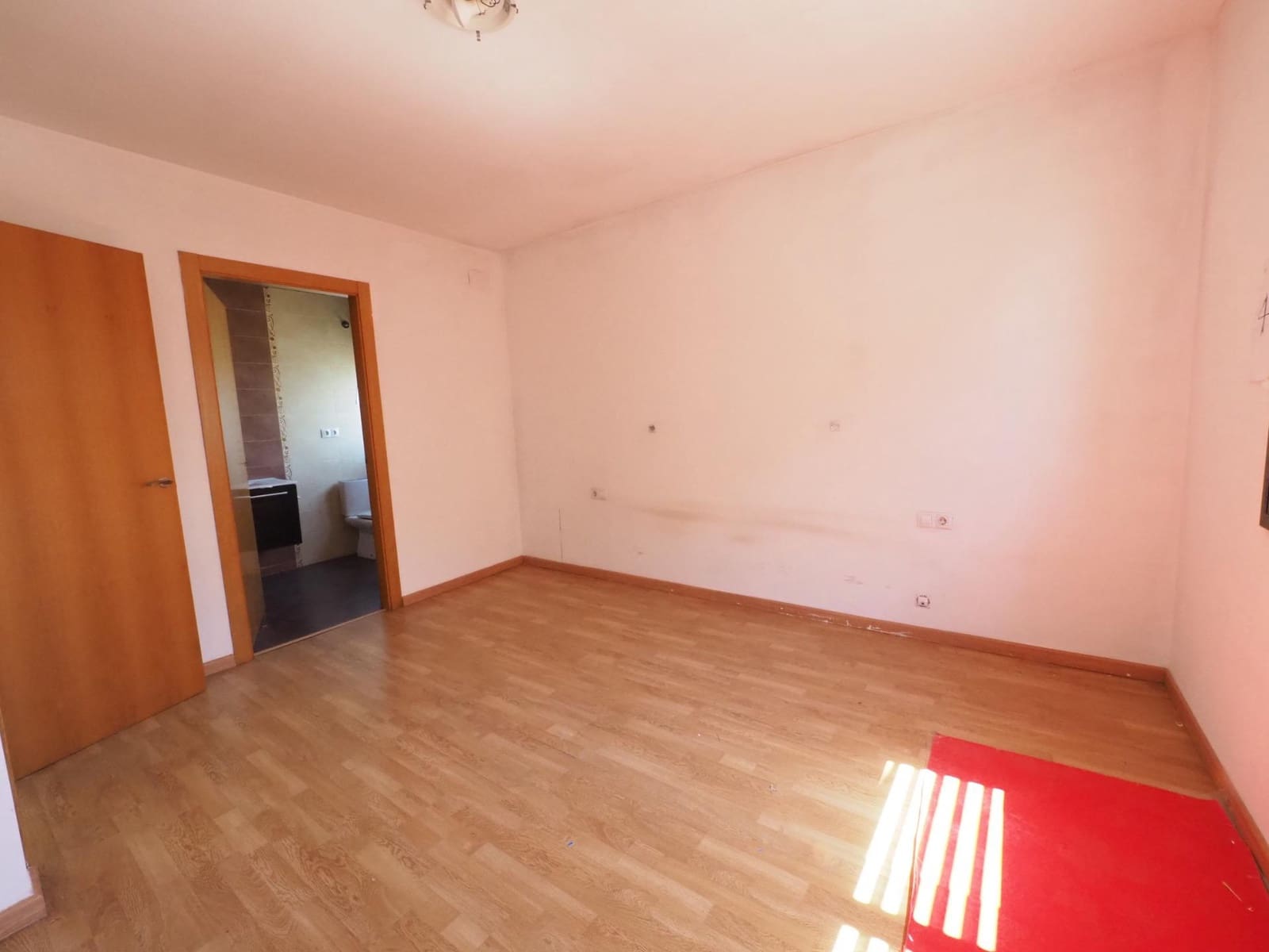 5 chambre Villa/Maison Mitoyenne à vendre à Montmelo avec garage - 460 000 € (Ref: 9908502)