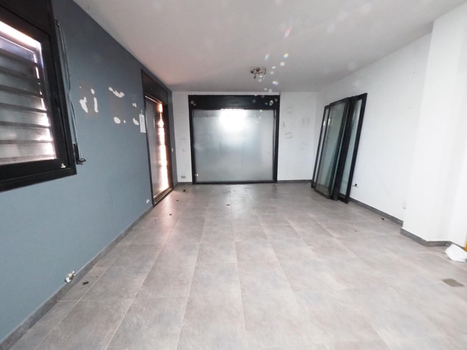 5 chambre Villa/Maison Mitoyenne à vendre à Montmelo avec garage - 460 000 € (Ref: 9908502)