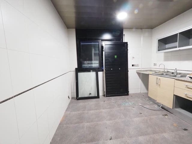 5 sypialnia Dom szeregowy na sprzedaż w Montmeló z garażem - 460 000 € (Ref: 9908502)