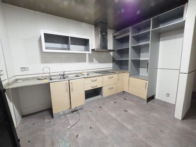 5 sypialnia Dom szeregowy na sprzedaż w Montmeló z garażem - 460 000 € (Ref: 9908502)