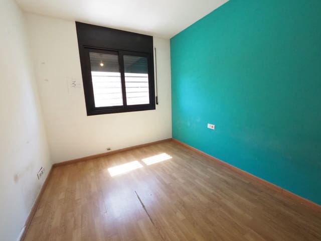 5 sypialnia Dom szeregowy na sprzedaż w Montmeló z garażem - 460 000 € (Ref: 9908502)