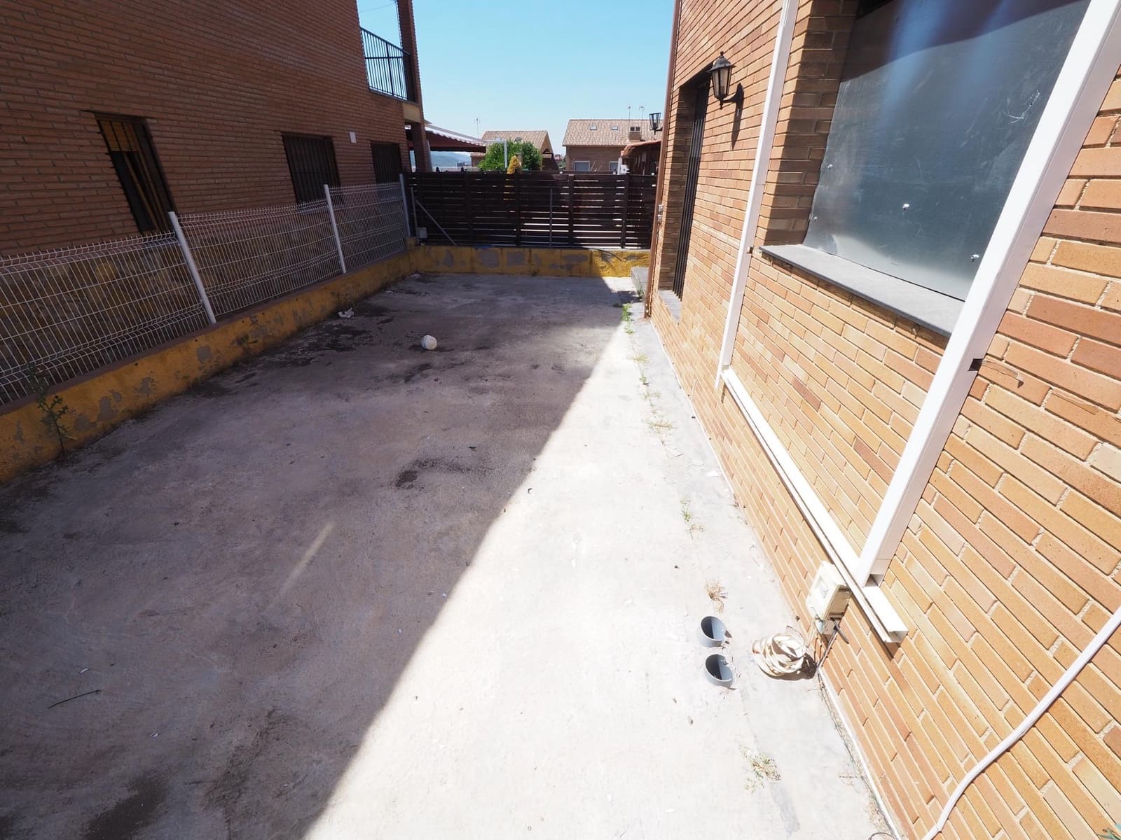 5 chambre Villa/Maison Mitoyenne à vendre à Montmelo avec garage - 460 000 € (Ref: 9908502)