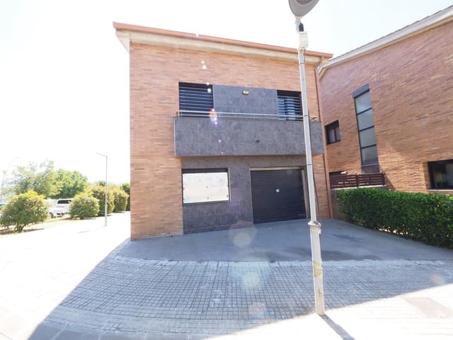 5 sypialnia Dom szeregowy na sprzedaż w Montmeló z garażem - 460 000 € (Ref: 9908502)