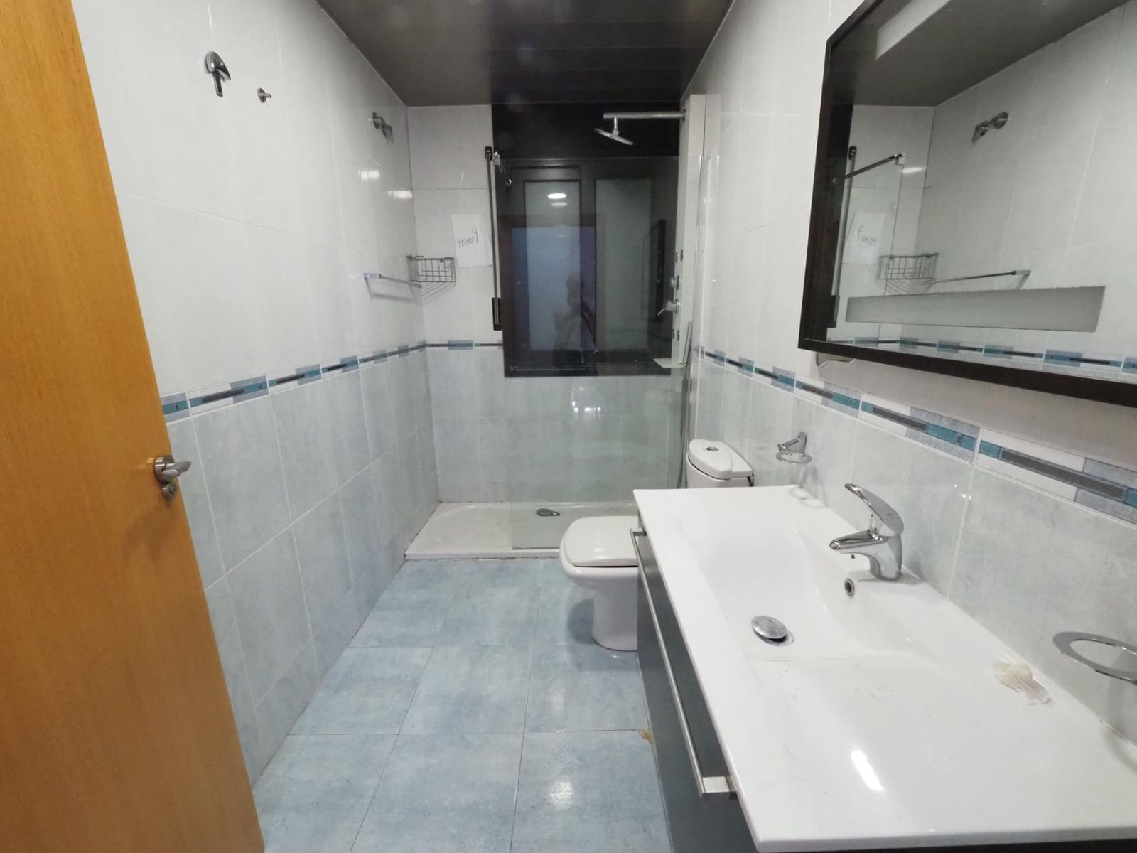 5 chambre Villa/Maison Mitoyenne à vendre à Montmelo avec garage - 460 000 € (Ref: 9908502)