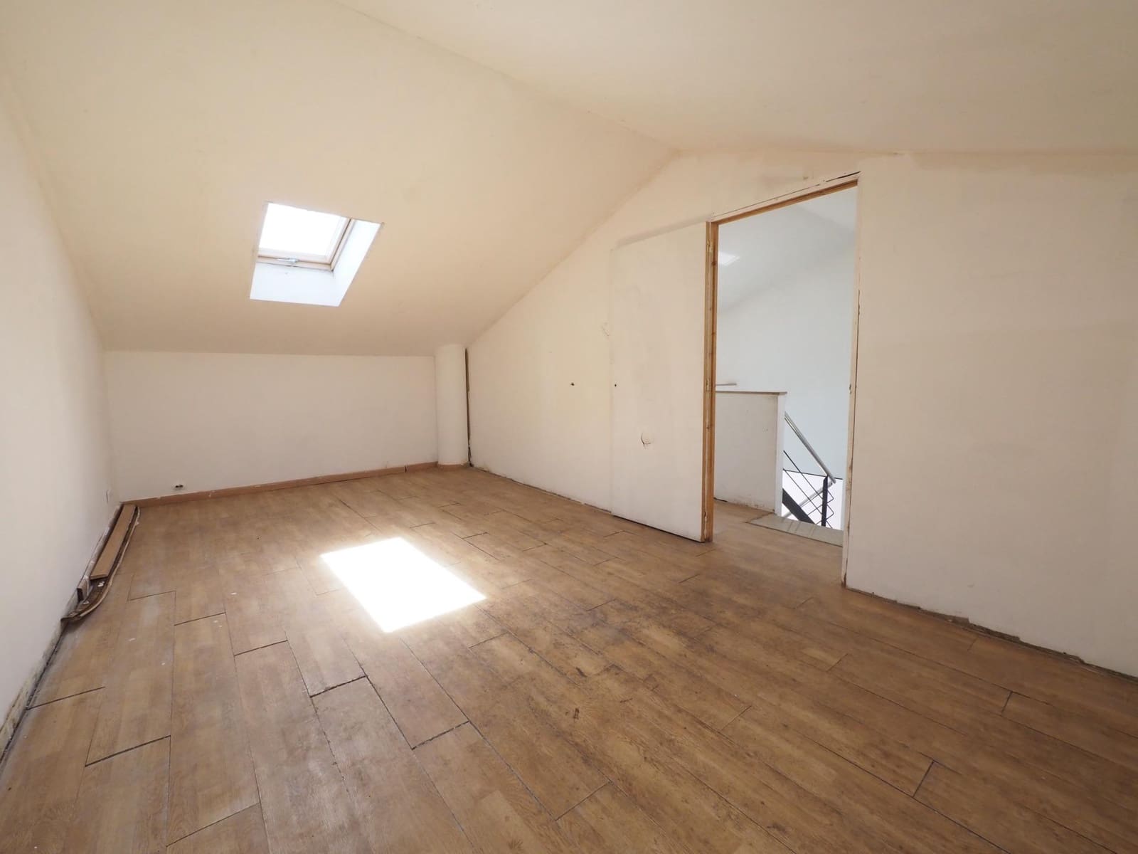 5 chambre Villa/Maison Mitoyenne à vendre à Montmelo avec garage - 460 000 € (Ref: 9908502)