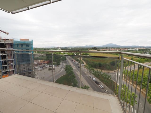 4 bedroom Flat for sale in Sabadell with pool - € 297,000 (Ref: 9908503)
