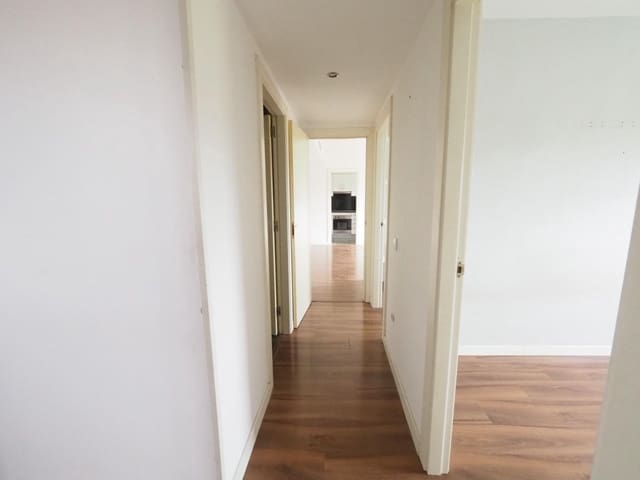 4 bedroom Flat for sale in Sabadell with pool - € 297,000 (Ref: 9908503)