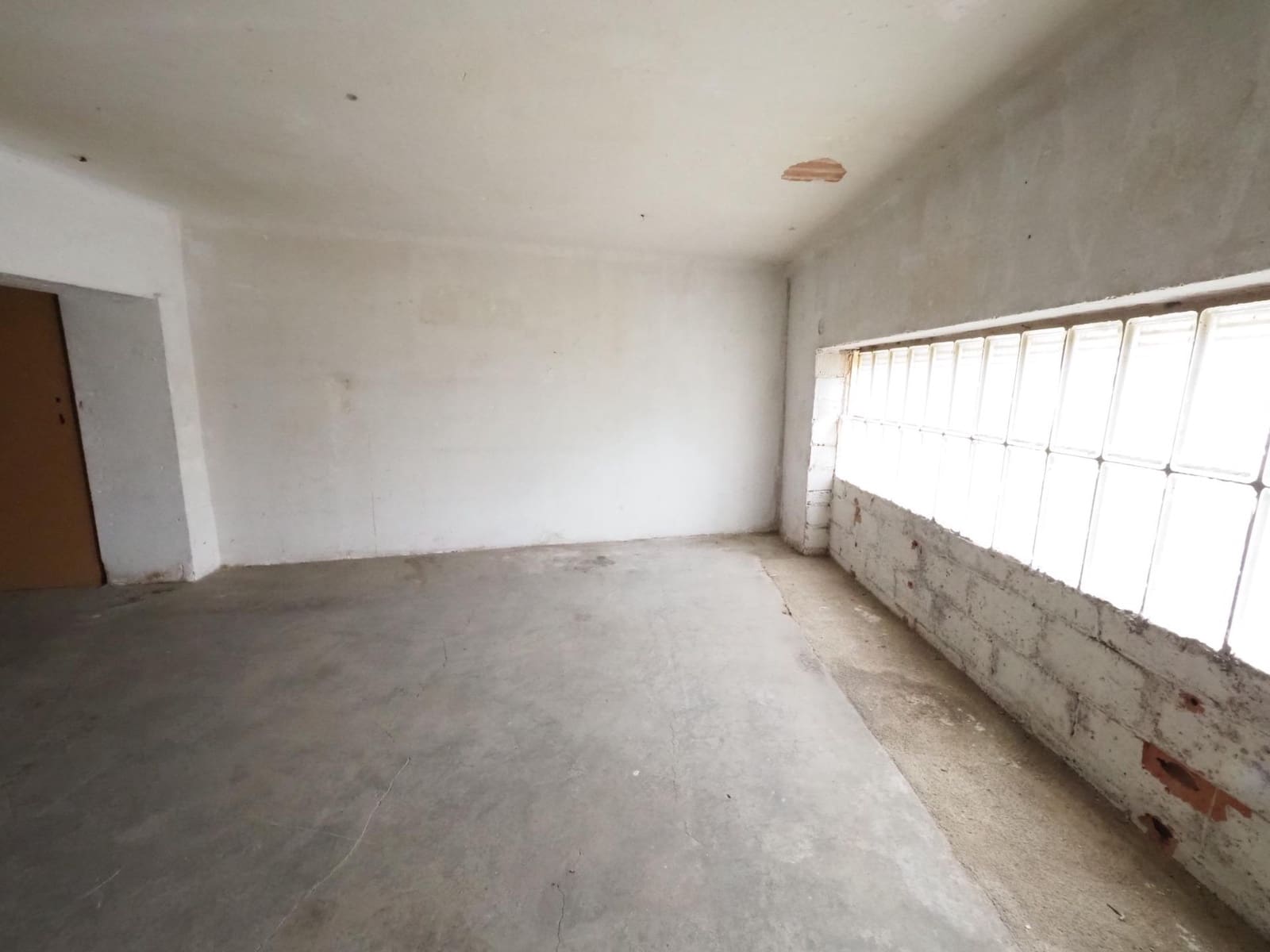 Commercial for sale in Arenys de Munt with garage - € 83,000 (Ref: 9908505)