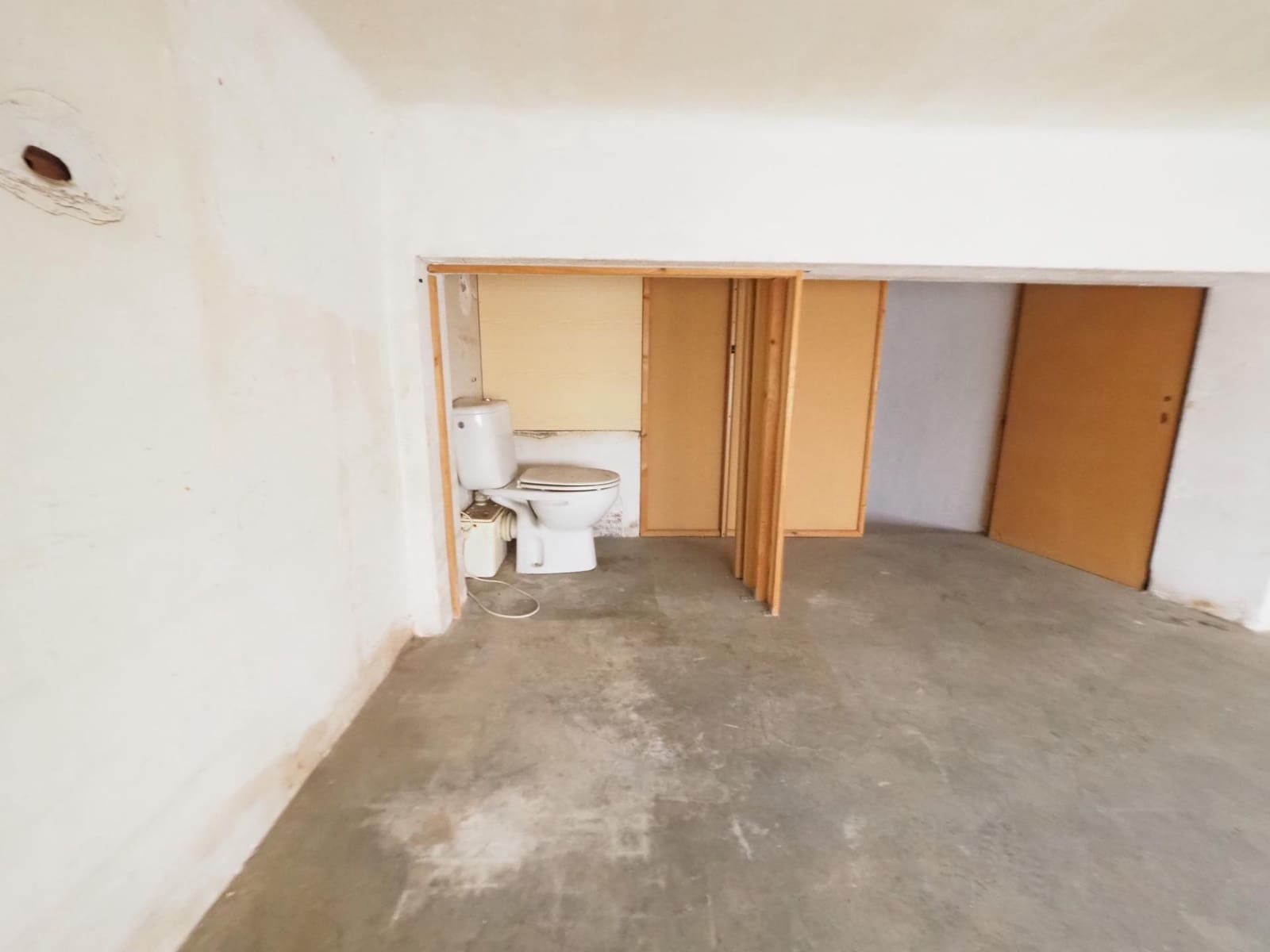 Commercial for sale in Arenys de Munt with garage - € 83,000 (Ref: 9908505)