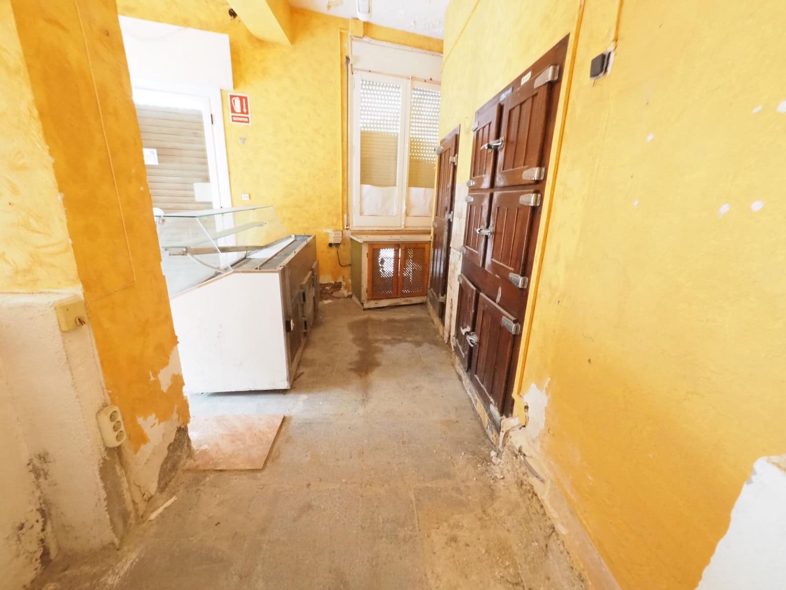 Commercial for sale in Arenys de Munt with garage - € 83,000 (Ref: 9908505)