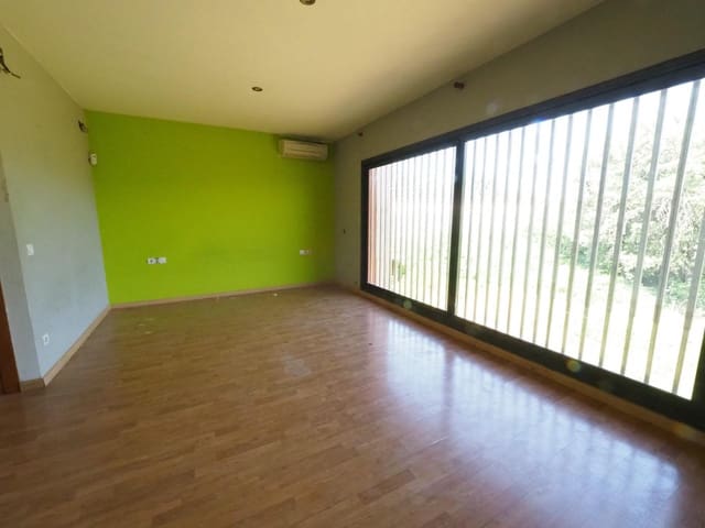 3 sovrum Villa till salu i Lliçà d'Amunt - 420 000 € (Ref: 9908507)