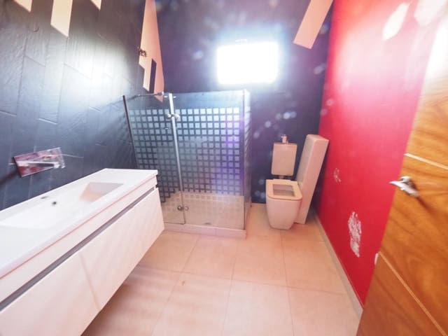 3 sovrum Villa till salu i Lliçà d'Amunt - 420 000 € (Ref: 9908507)