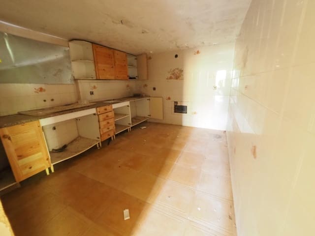 Chalet de 2 habitaciones en La Torre de Claramunt en venta con garaje - 99.000 € (Ref: 9908514)