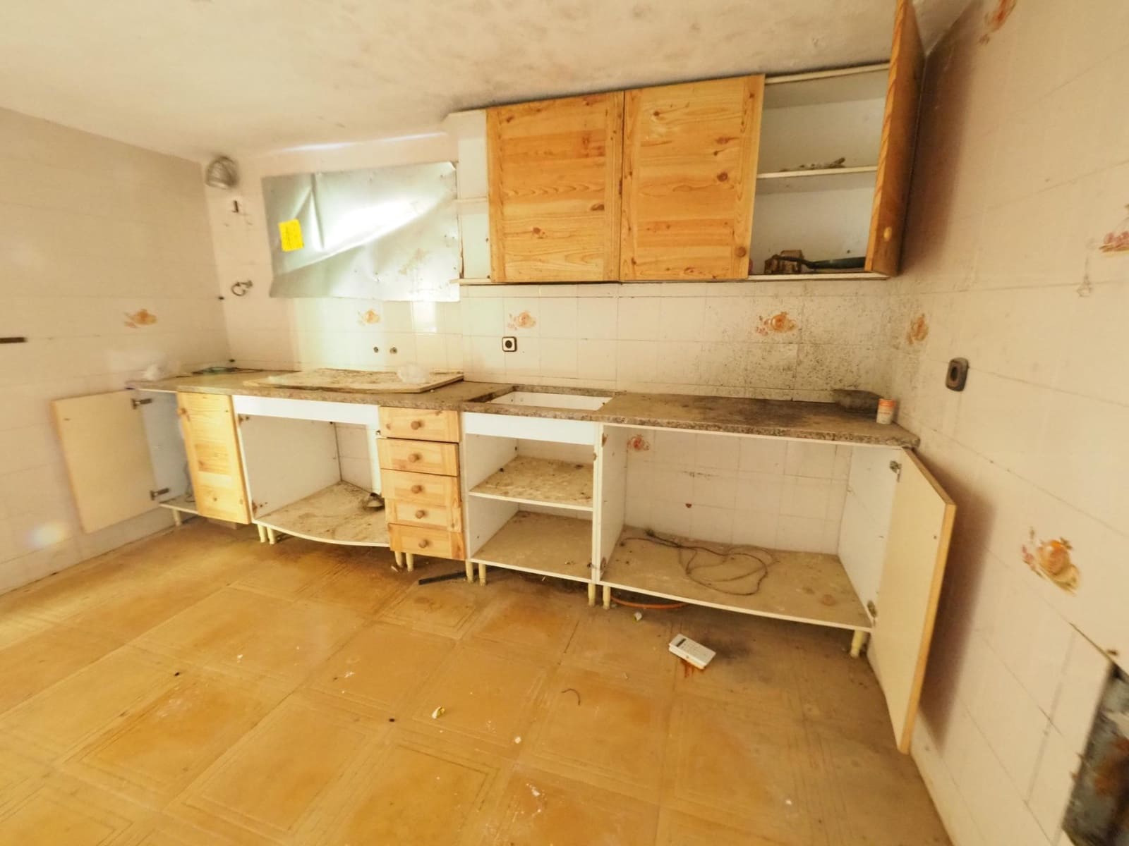 Chalet de 2 habitaciones en La Torre de Claramunt en venta con garaje - 99.000 € (Ref: 9908514)