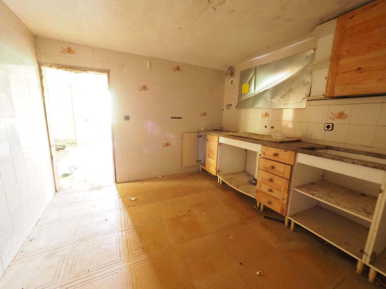 Chalet de 2 habitaciones en La Torre de Claramunt en venta con garaje - 99.000 € (Ref: 9908514)