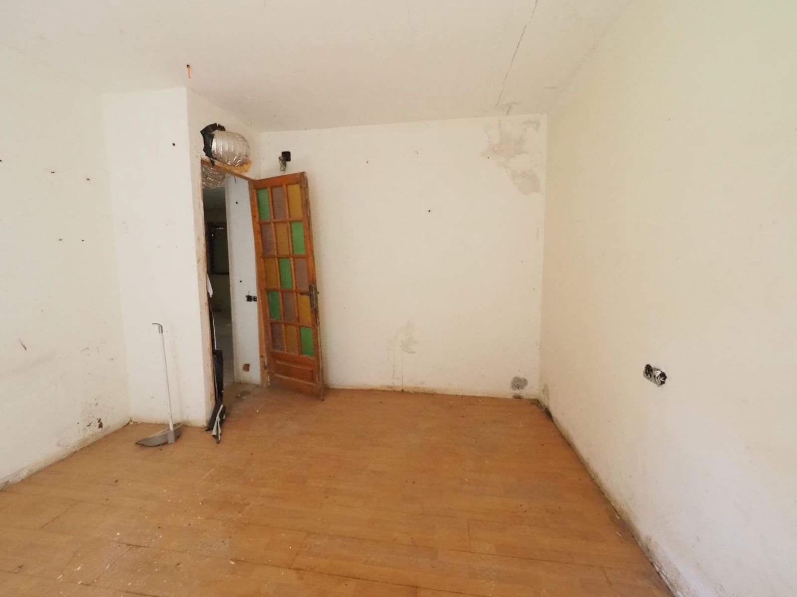 Chalet de 2 habitaciones en La Torre de Claramunt en venta con garaje - 99.000 € (Ref: 9908514)