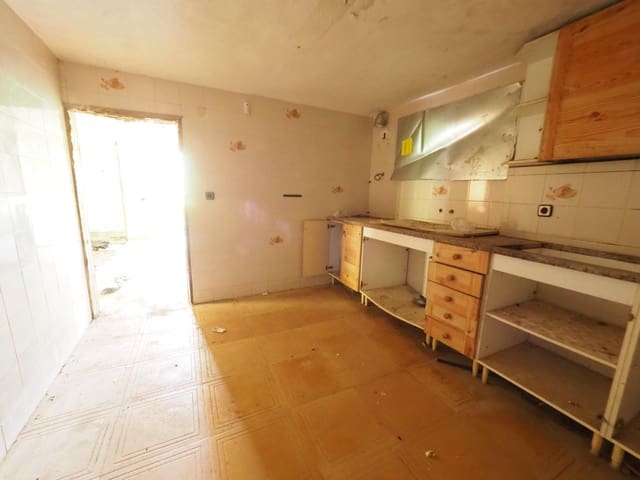 Chalet de 2 habitaciones en La Torre de Claramunt en venta con garaje - 99.000 € (Ref: 9908514)