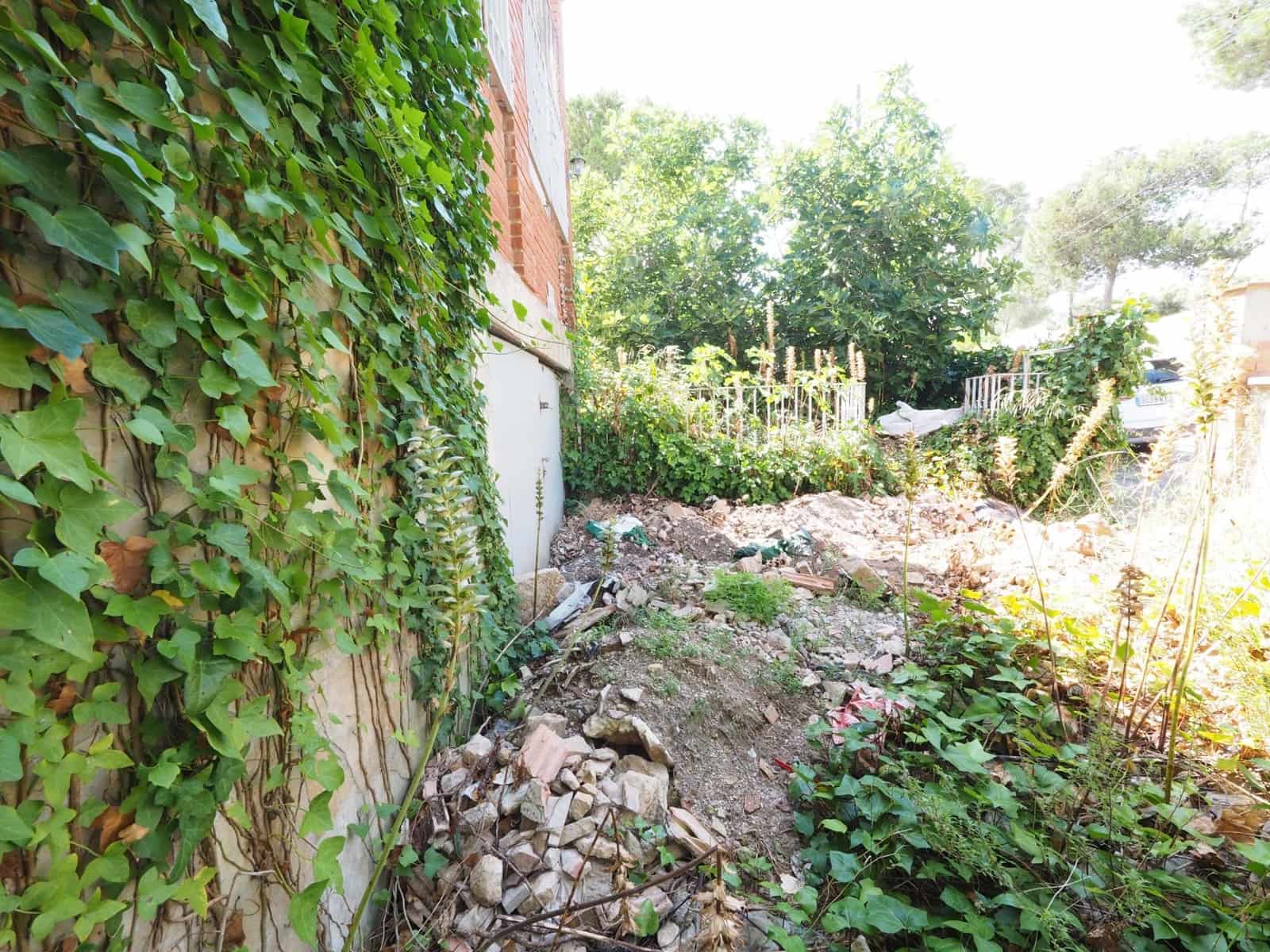 Chalet de 2 habitaciones en La Torre de Claramunt en venta con garaje - 99.000 € (Ref: 9908514)