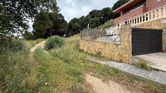 4 chambre Villa/Maison à vendre à Sant Cebrià de Vallalta avec garage - 269 000 € (Ref: 9908515)