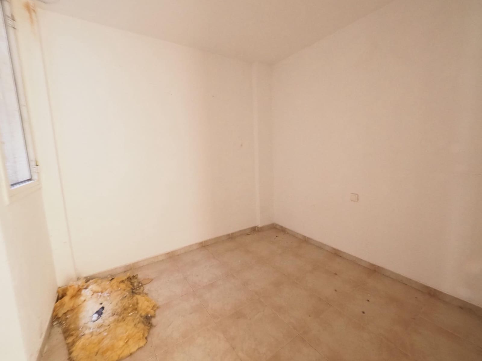 3 bedroom Flat for sale in Tarragona city - € 99,000 (Ref: 9908527)