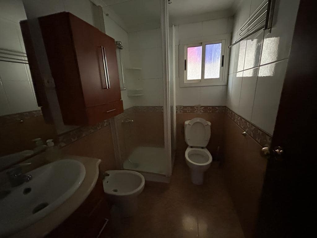 Piso de 3 habitaciones en Badalona en venta - 62.985 € (Ref: 9908528)