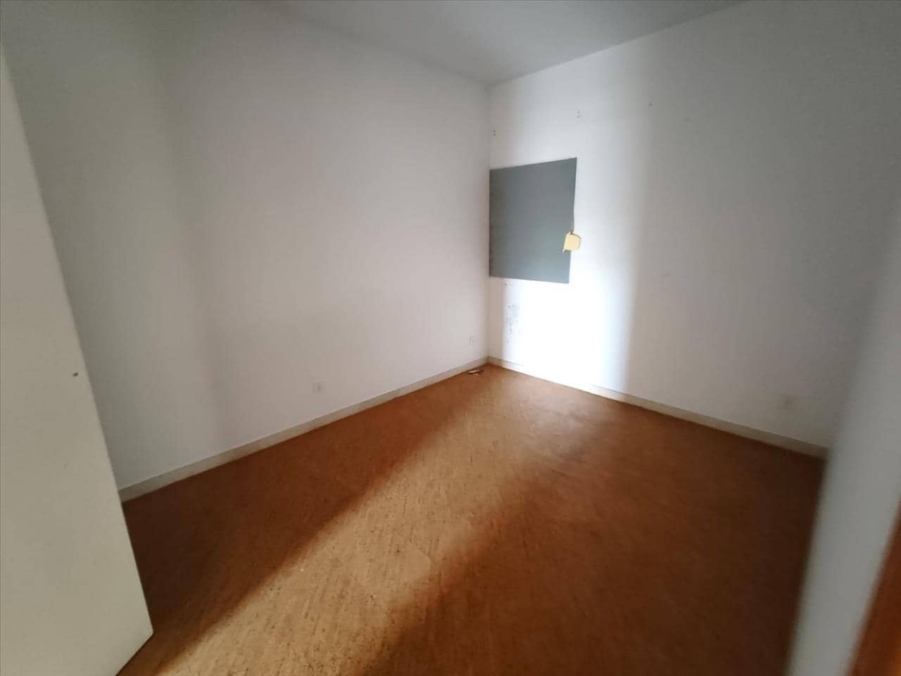 Piso de 6 habitaciones en Igualada en venta - 200.000 € (Ref: 9908529)