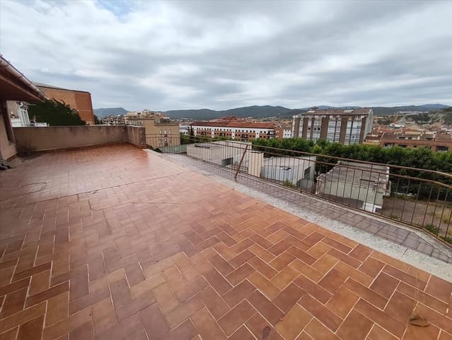 Piso de 6 habitaciones en Igualada en venta - 200.000 € (Ref: 9908529)