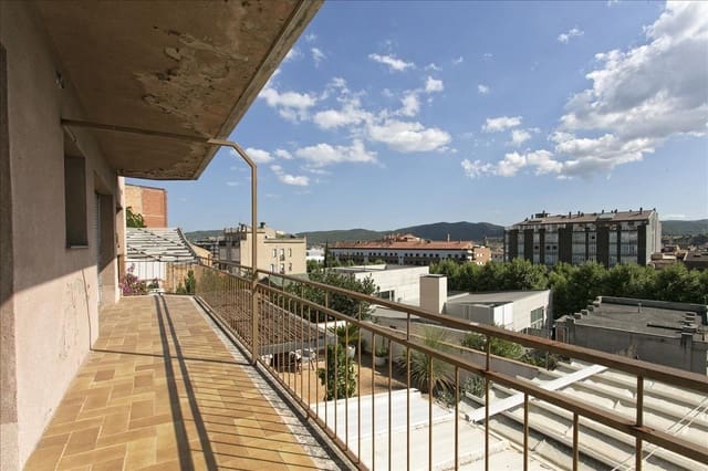 Piso de 6 habitaciones en Igualada en venta - 200.000 € (Ref: 9908529)