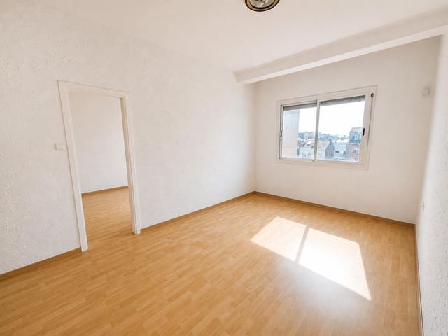 3 soveværelse Lejlighed til salg i Sabadell - € 164.000 (Ref: 9908530)