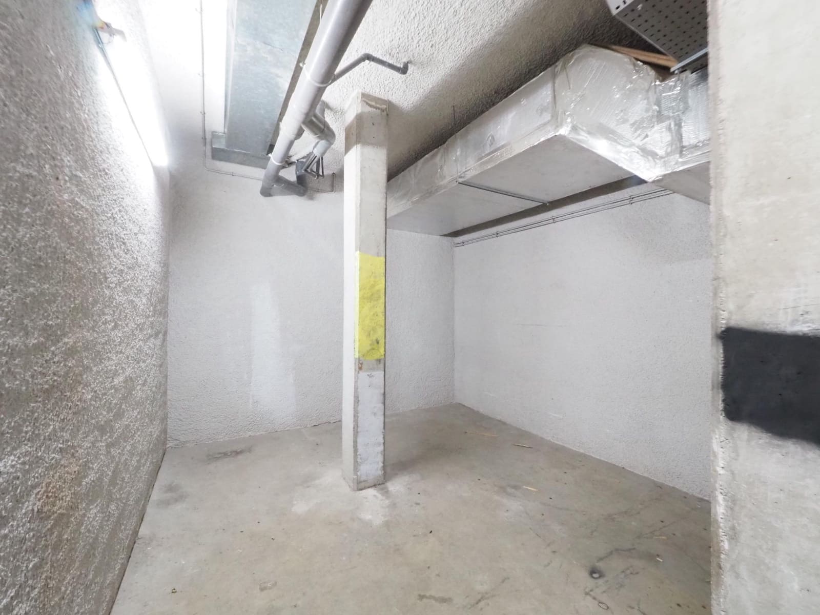 Commercial for sale in Terrassa - € 80,000 (Ref: 9908531)
