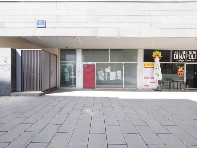 Kaupallinen myytävänä paikassa Terrassa - 80 000 € (Ref: 9908531)