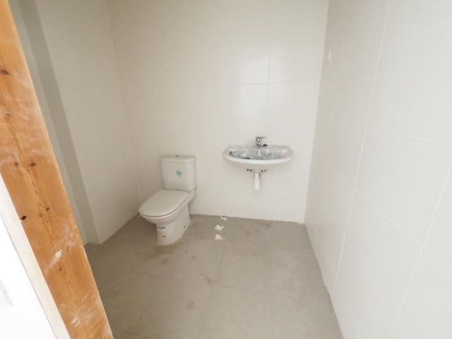 Kaupallinen myytävänä paikassa Terrassa - 80 000 € (Ref: 9908531)