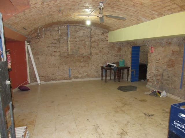 Komercyjne na sprzedaż w El Raval, Miasto Barcelona - 120 000 € (Ref: 9908537)