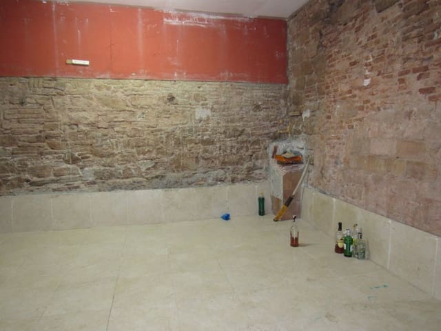 Komercyjne na sprzedaż w El Raval, Miasto Barcelona - 120 000 € (Ref: 9908537)