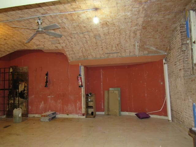 Komercyjne na sprzedaż w El Raval, Miasto Barcelona - 120 000 € (Ref: 9908537)
