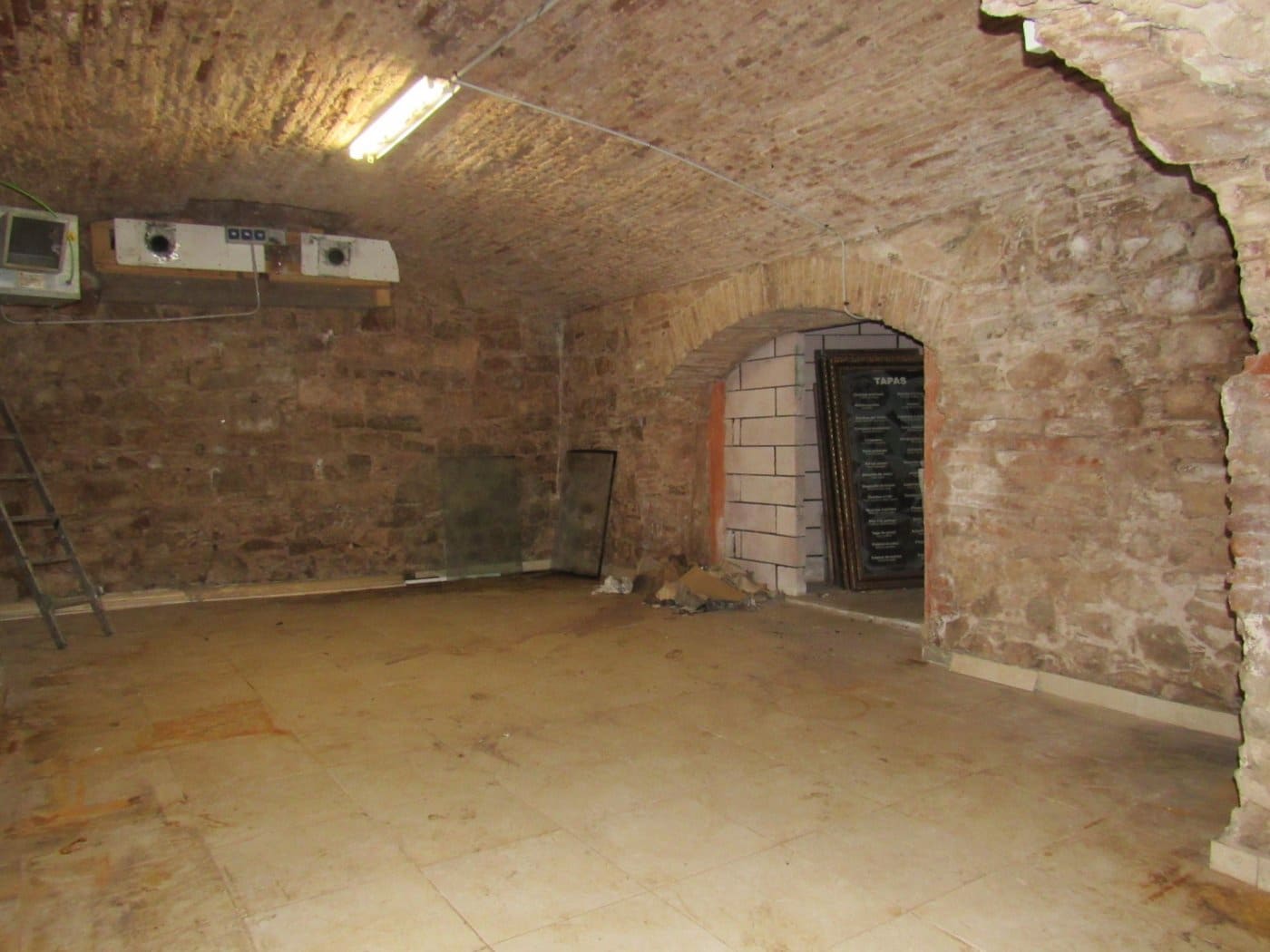 Komercyjne na sprzedaż w Miasto Barcelona - 120 000 € (Ref: 9908537)