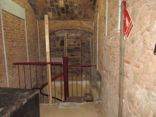 Komercyjne na sprzedaż w El Raval, Miasto Barcelona - 120 000 € (Ref: 9908537)